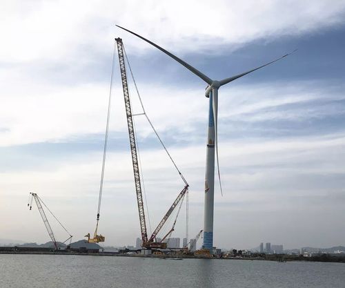 重量高度雙創紀錄 國內首臺8兆瓦海上風機在汕頭完成陸路吊裝